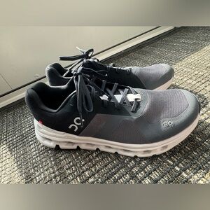 Men’s on cloud sneakers - size 10